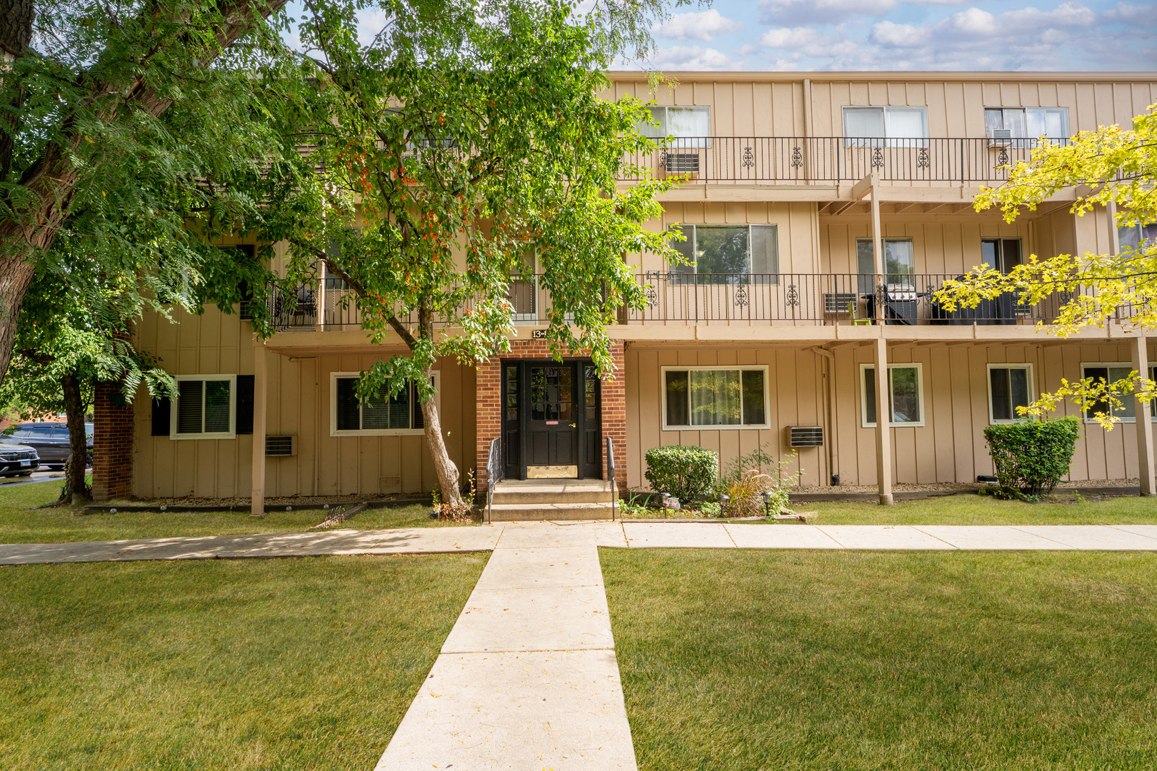 2504 Algonquin Road