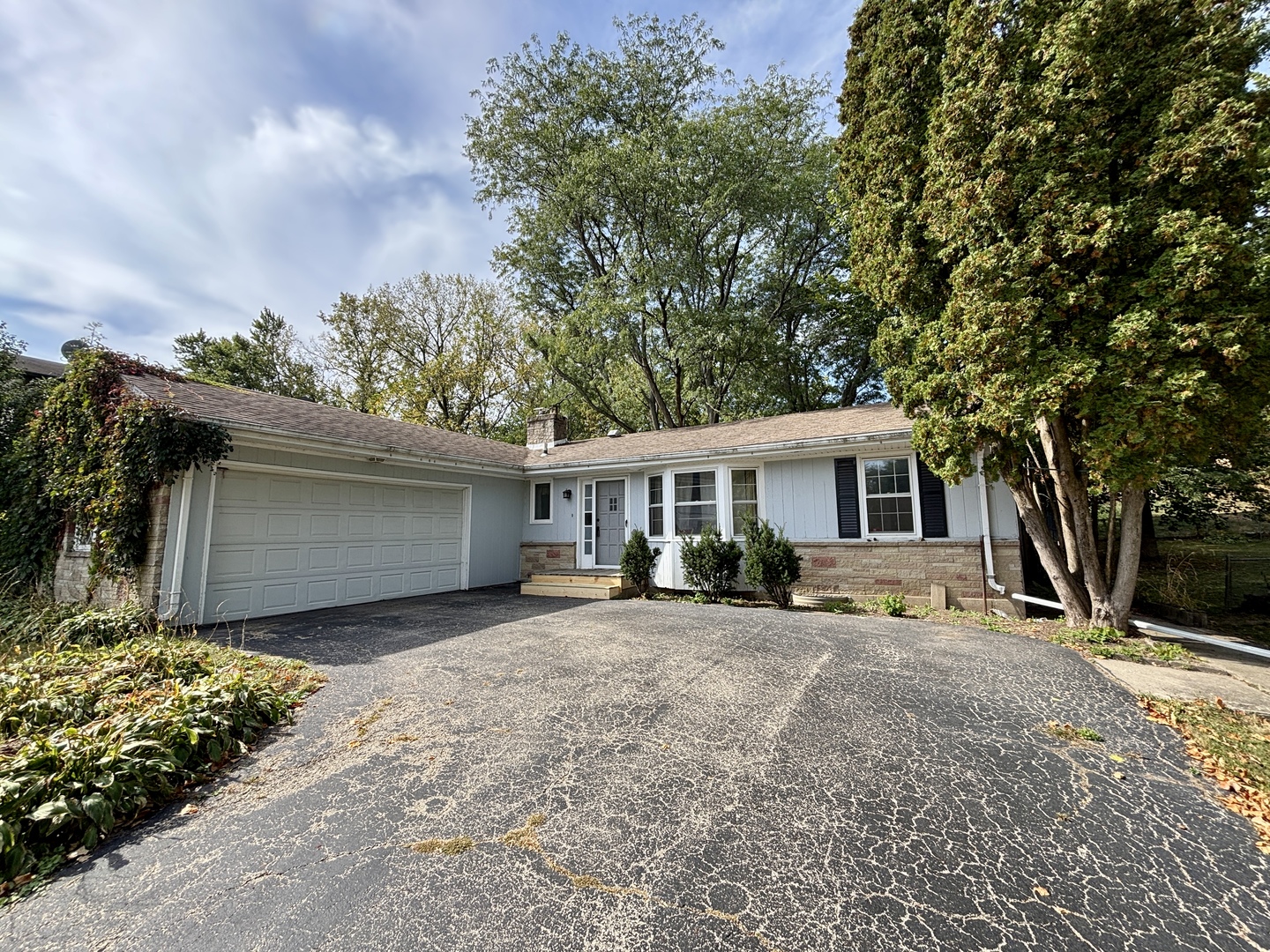 911 Kenmore Road