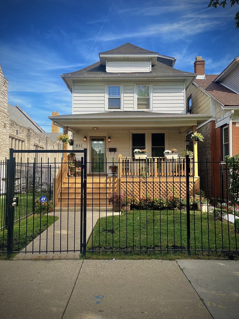 851 Menard Avenue