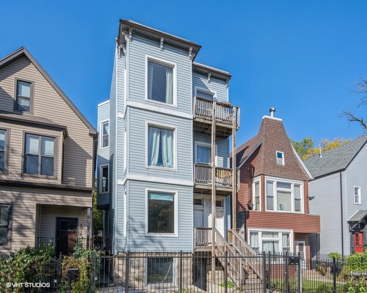 2022 Kedzie Avenue