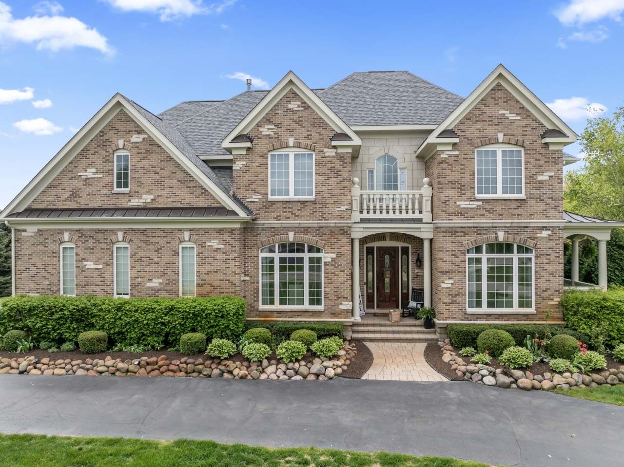 6209 Whiteoak Drive