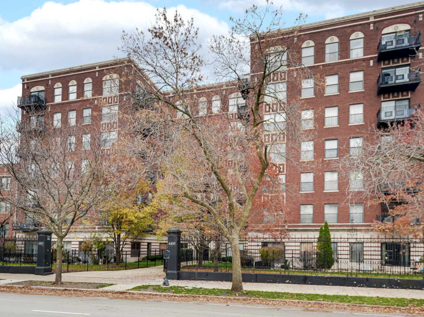 4537 Drexel Boulevard