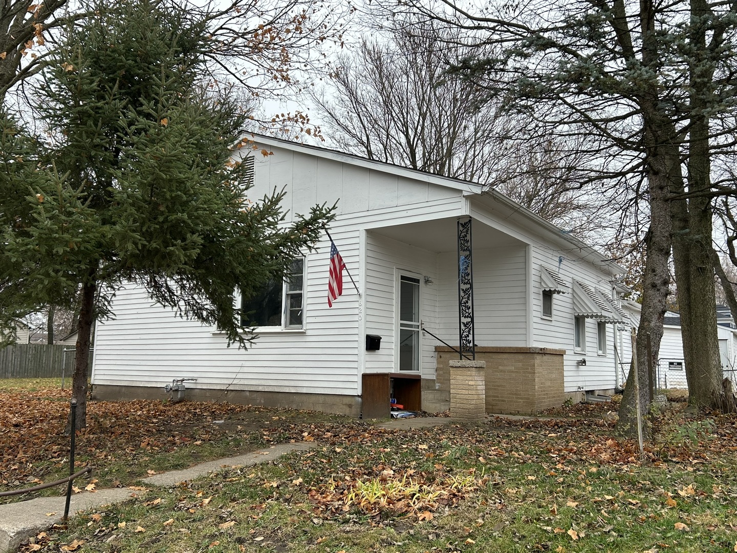 620 COMMERICAL Street