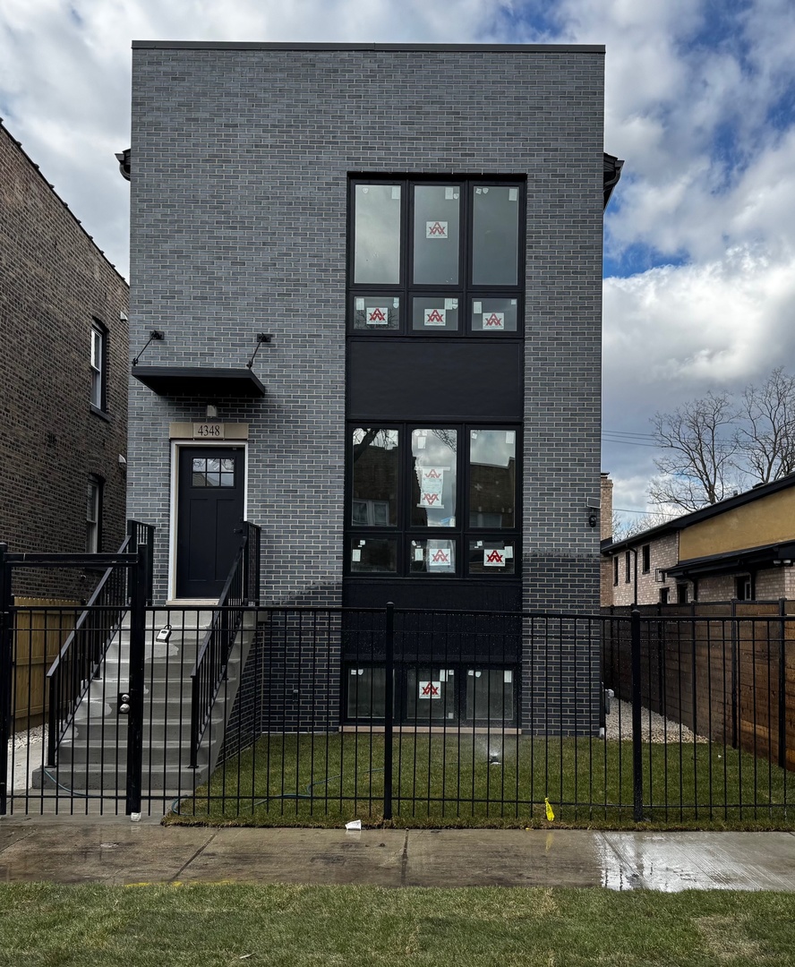 4348 Thomas Street