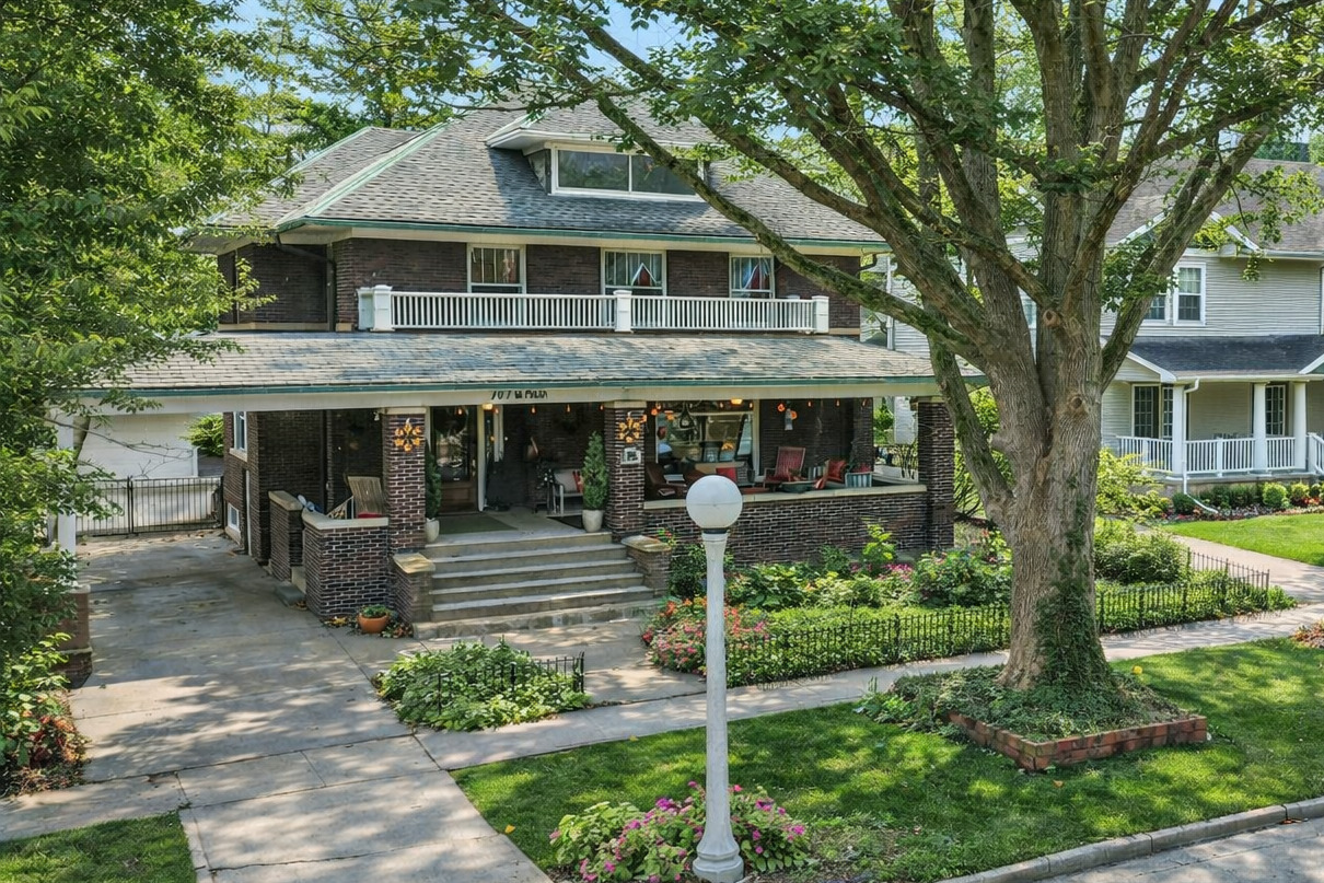 707 Main Street