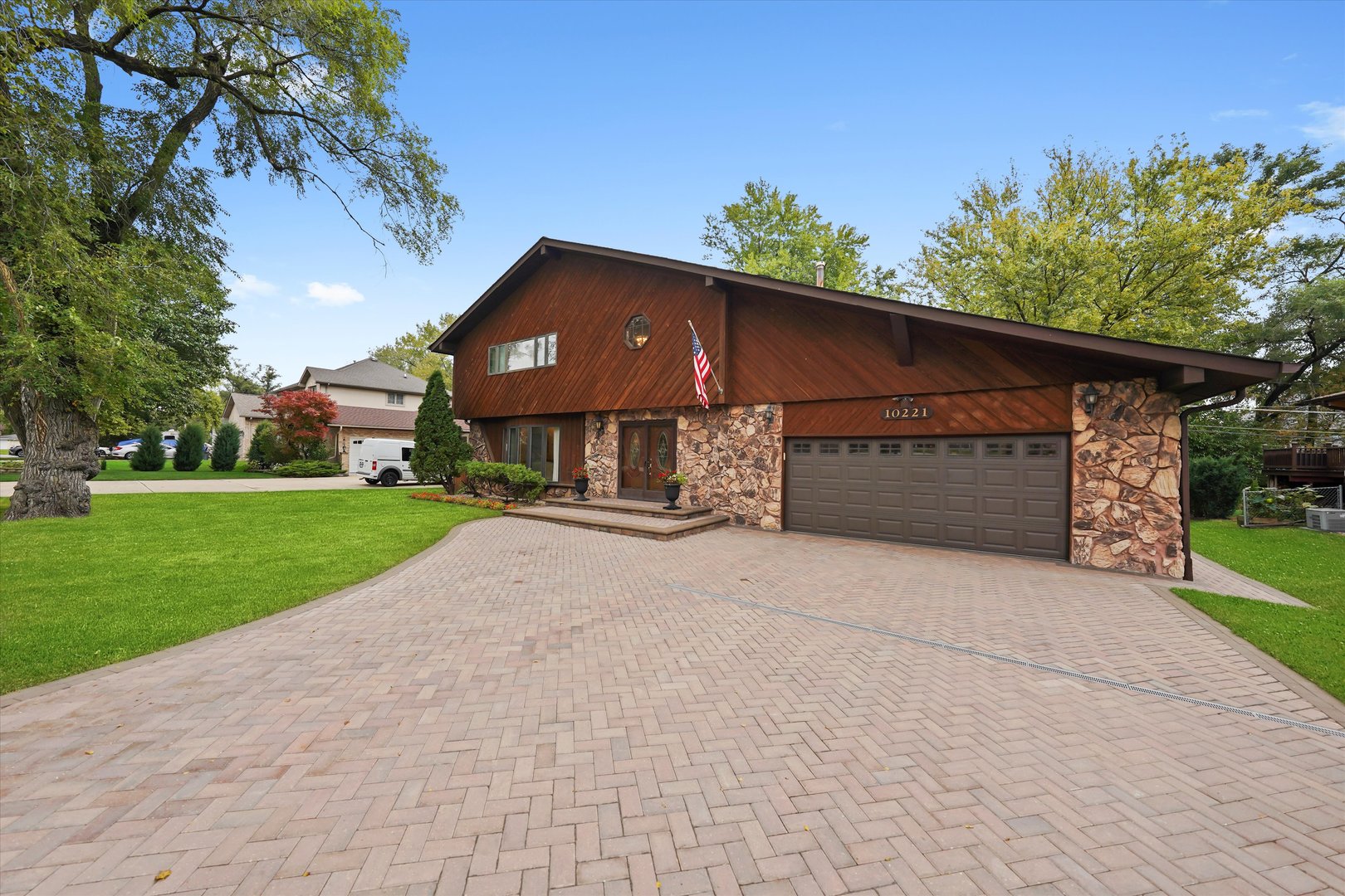 10221 Eleanor Avenue