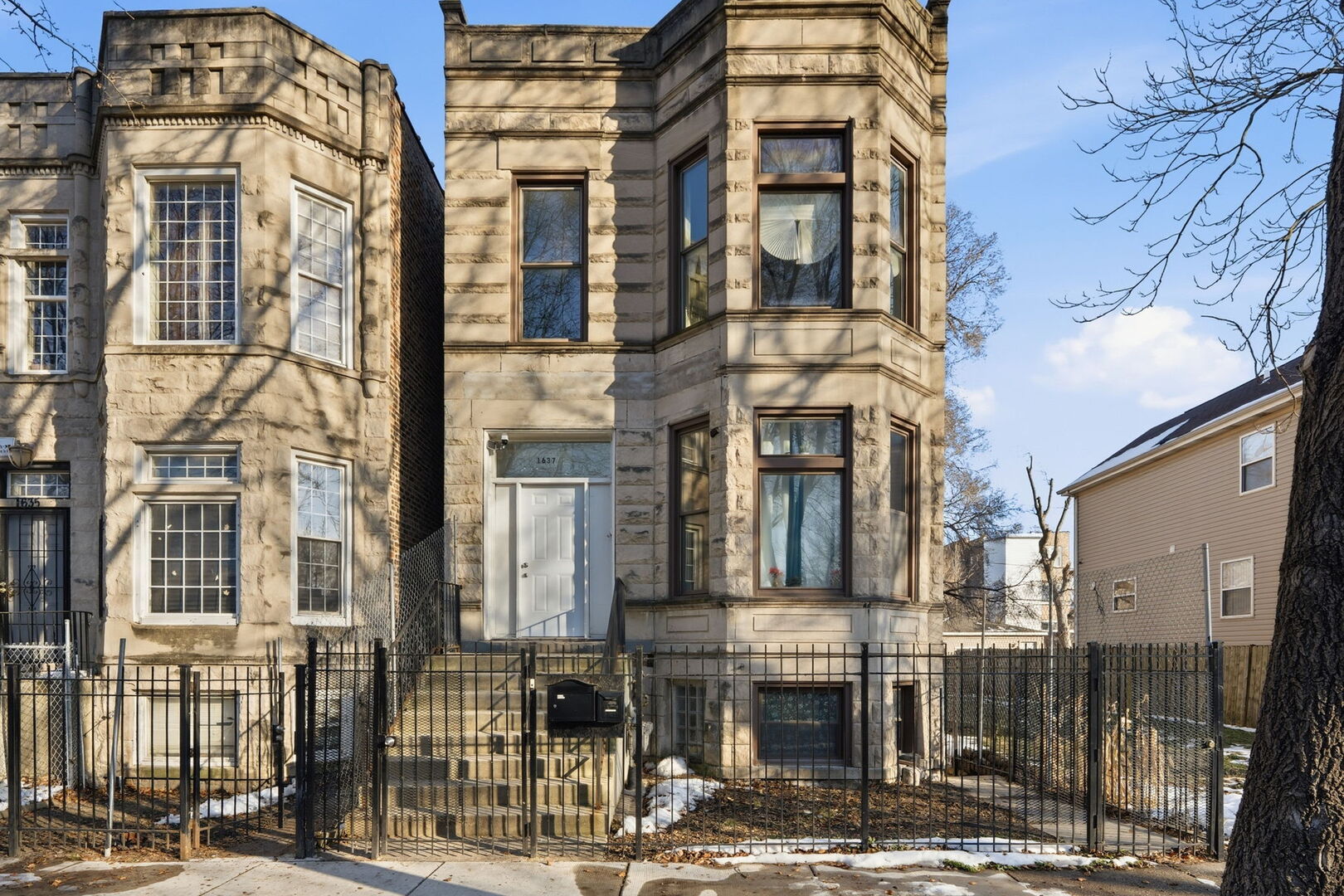 1637 Saint Louis Avenue