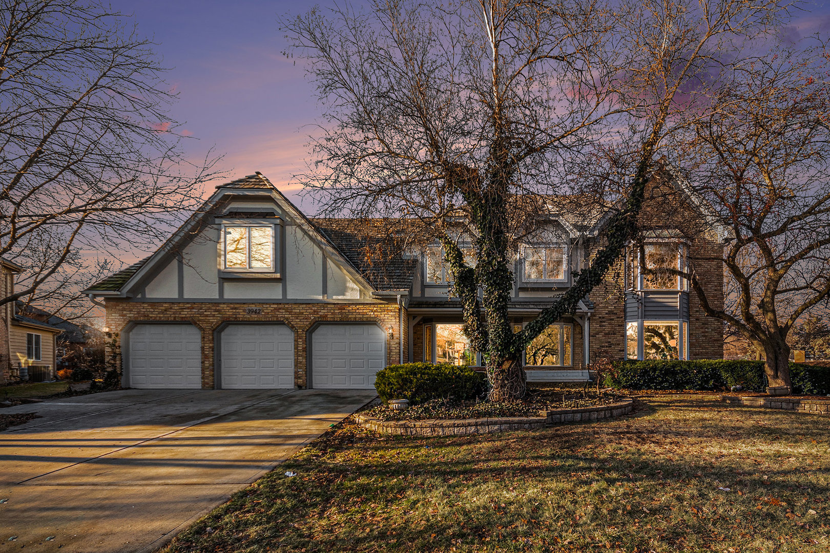 3942 Broadmoor Circle