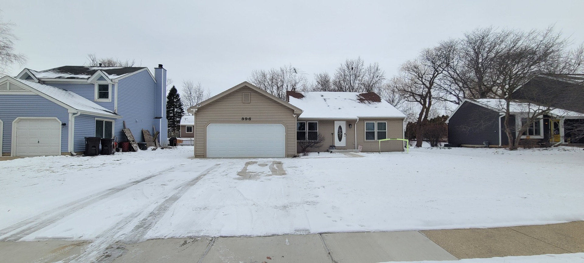 996 Hawthorne Drive