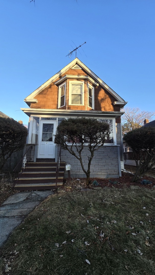1221 Emerald Avenue