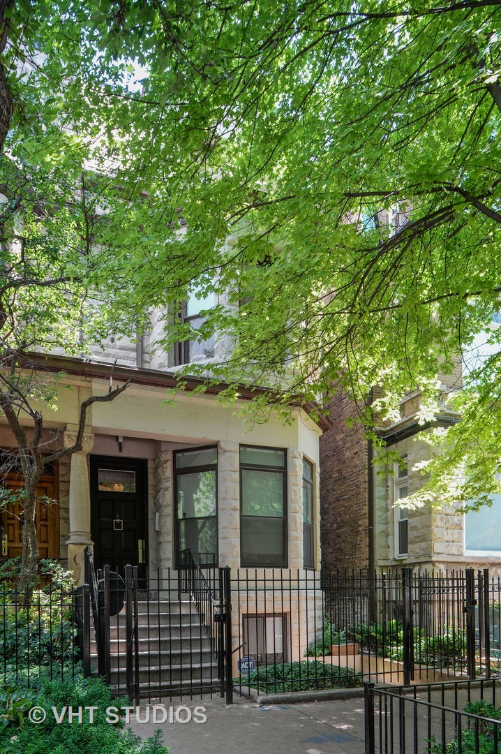 1439 Dearborn Street