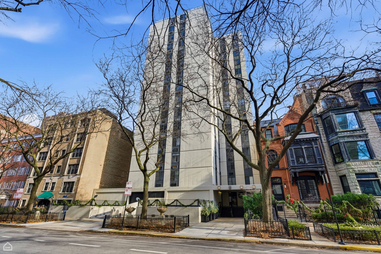 1339 Dearborn Street