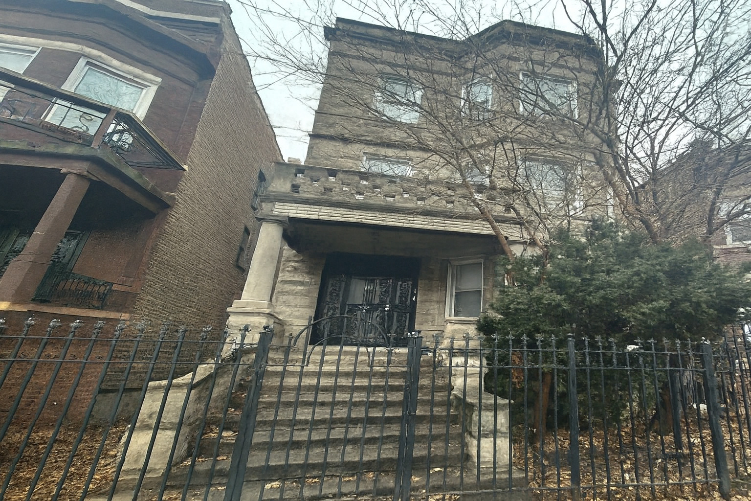 3944 Gladys Avenue