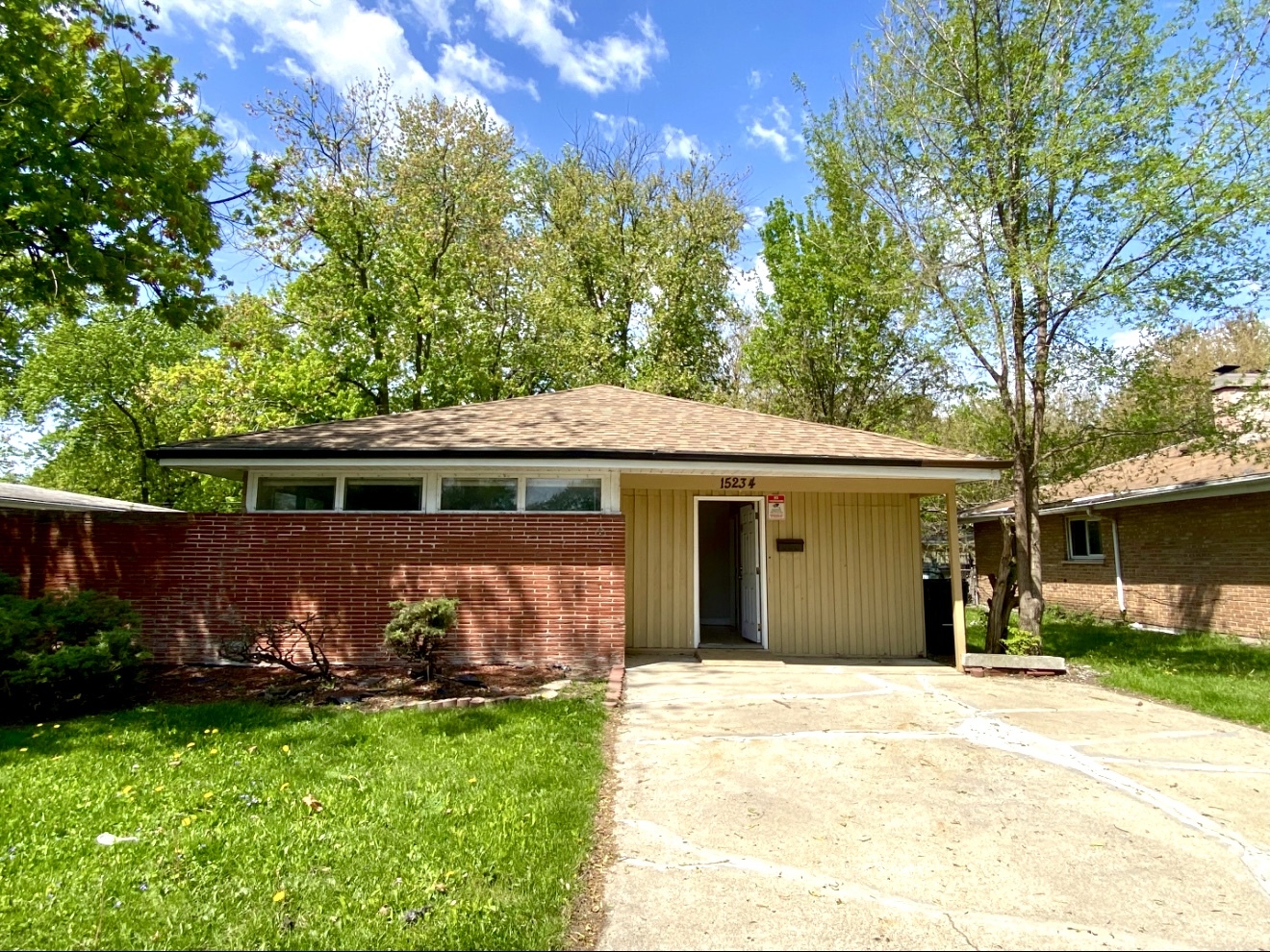 15234 MEADOW Lane