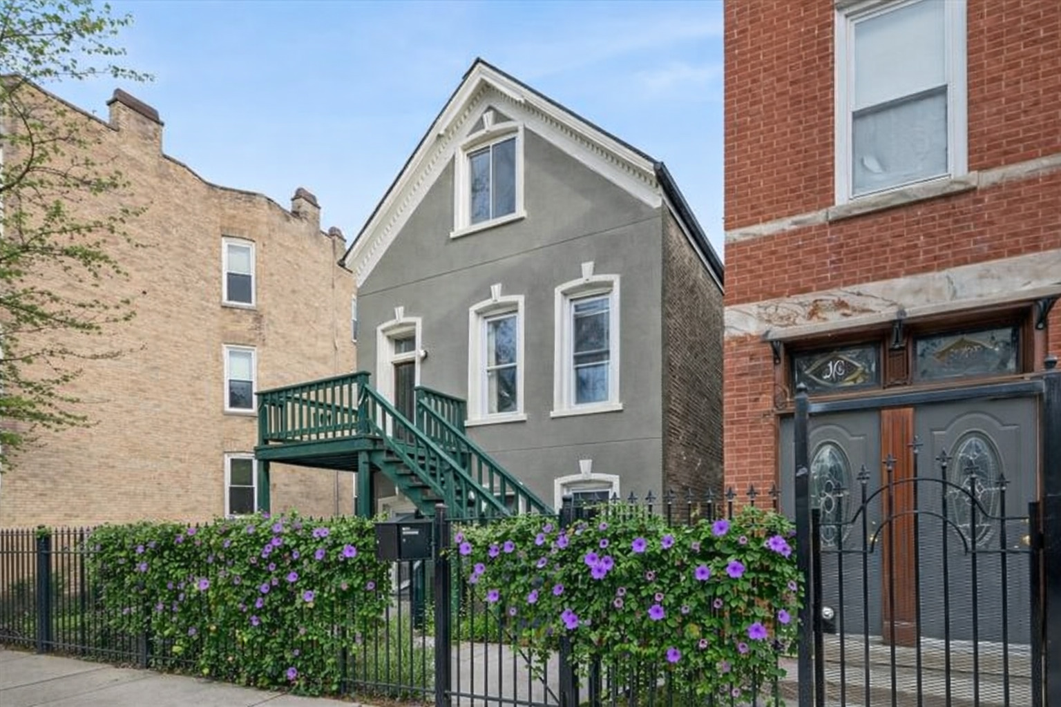 1011 MOZART Street