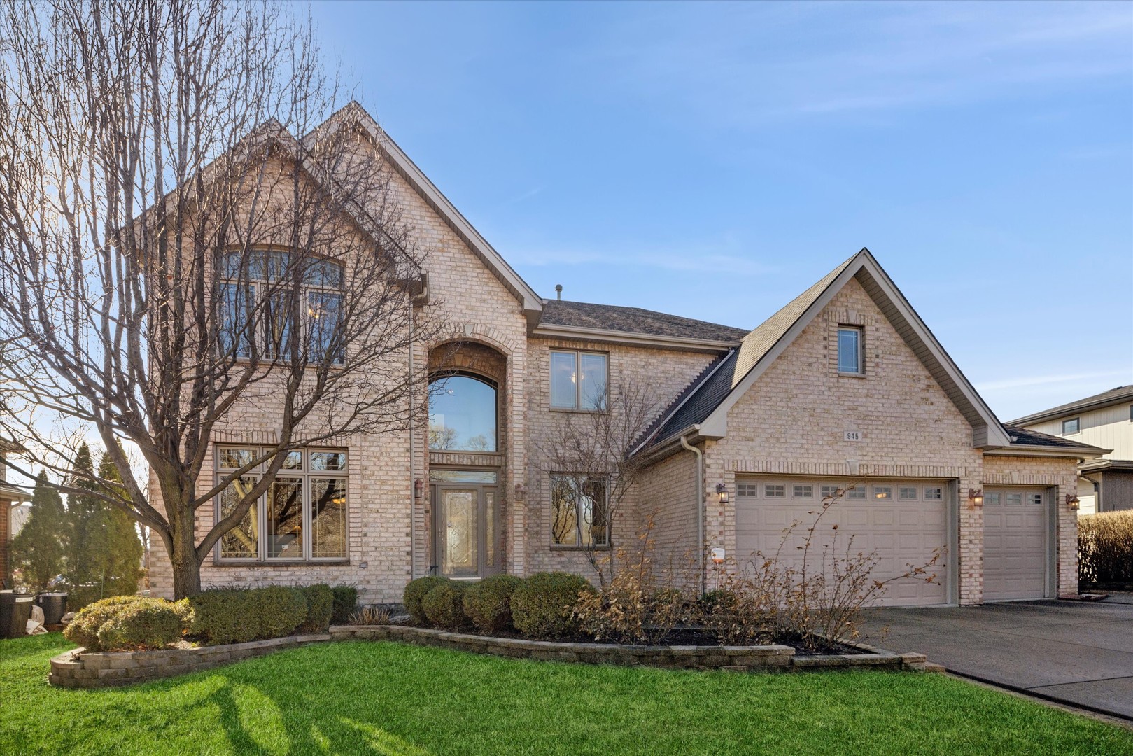 945 Internationale Parkway