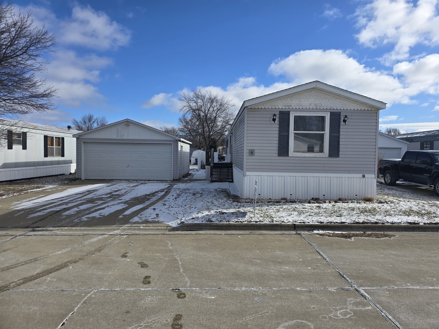 6 Leo Drive