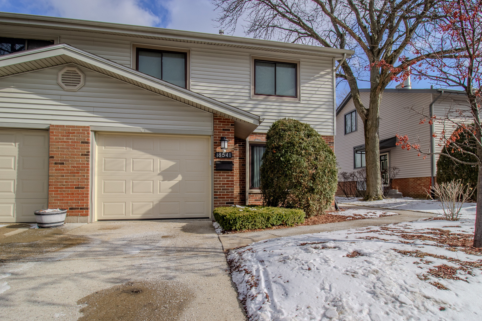 18541 Meadow Lane