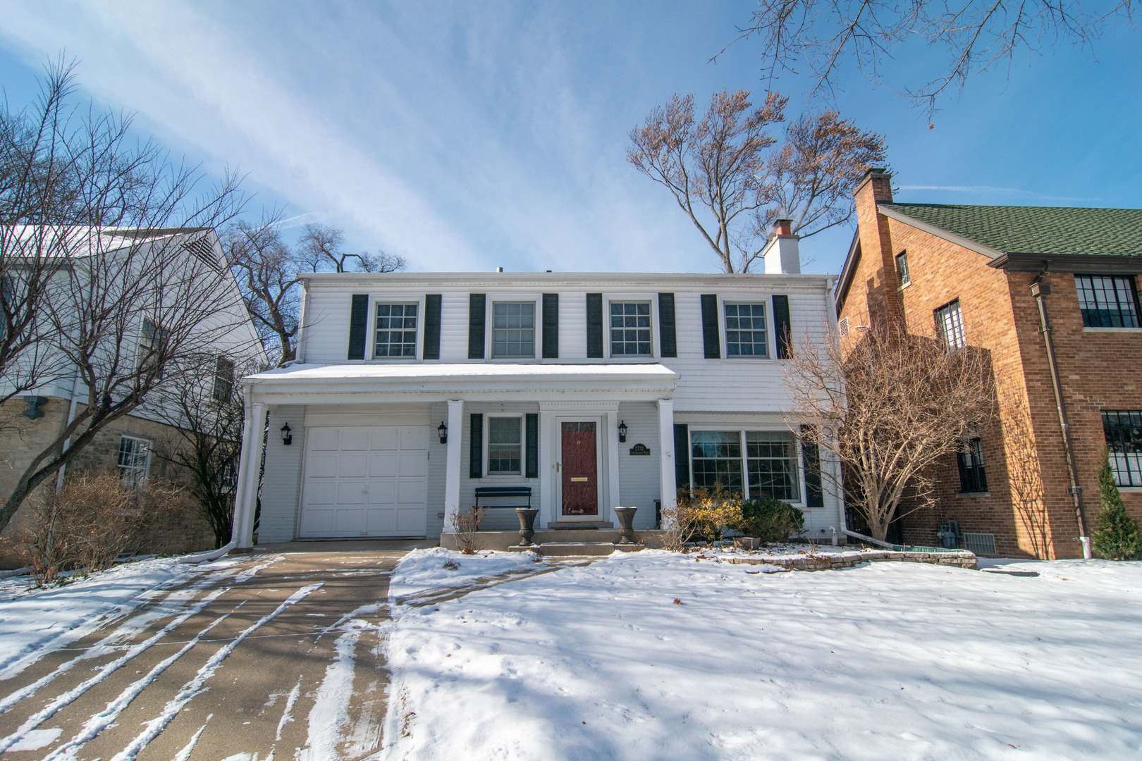2732 Lincolnwood Drive