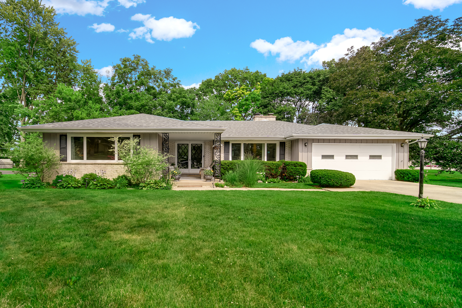 399 Knollwood Court