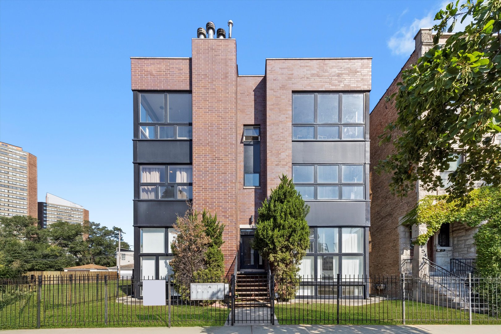 450 Bowen Avenue