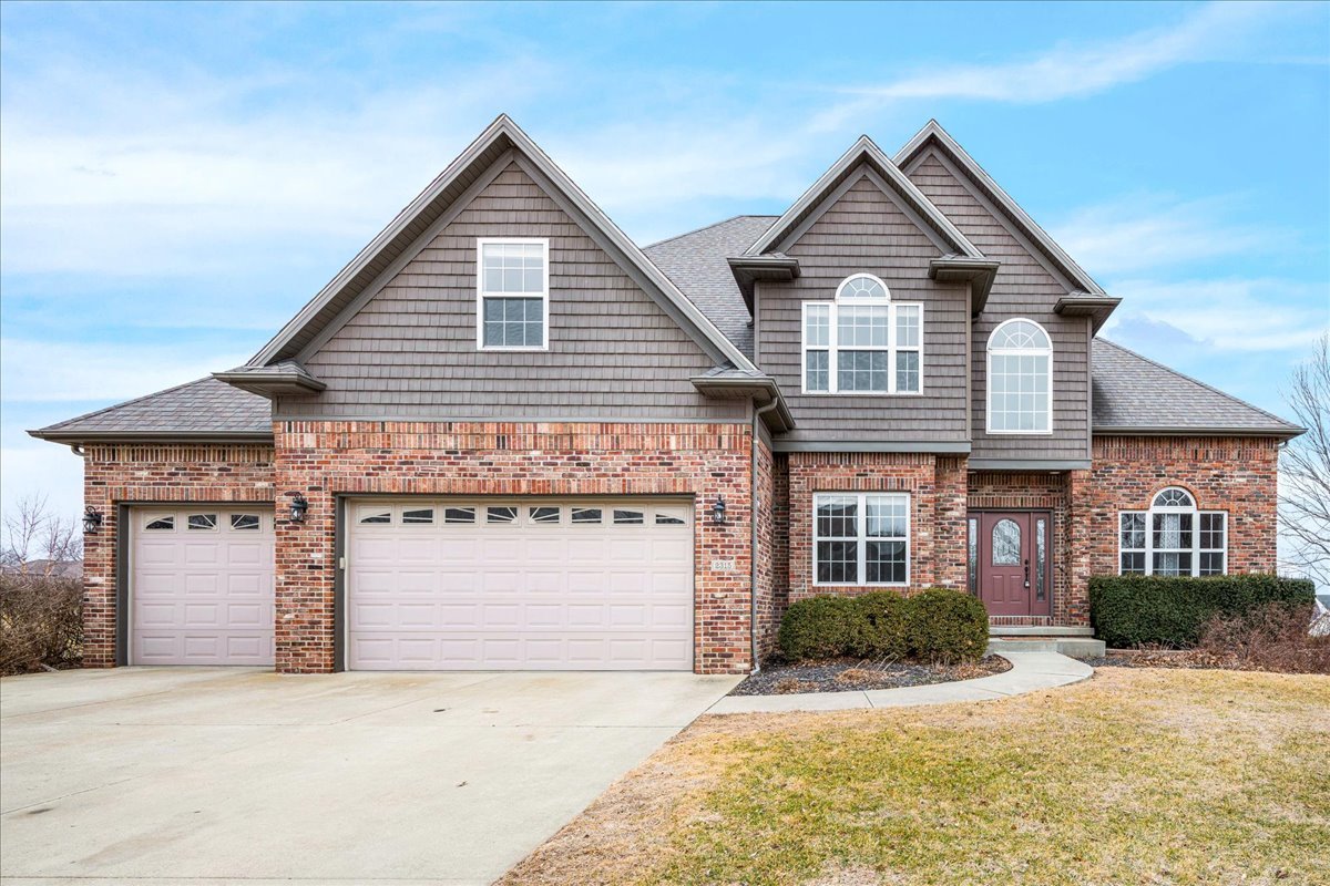 2315 Knollbrook Way