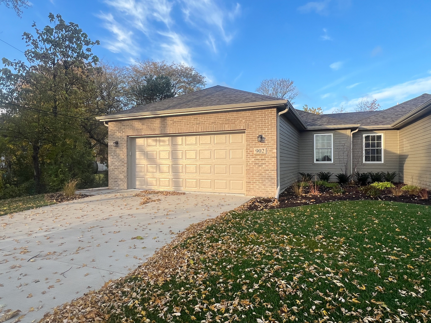 902 Lange Avenue