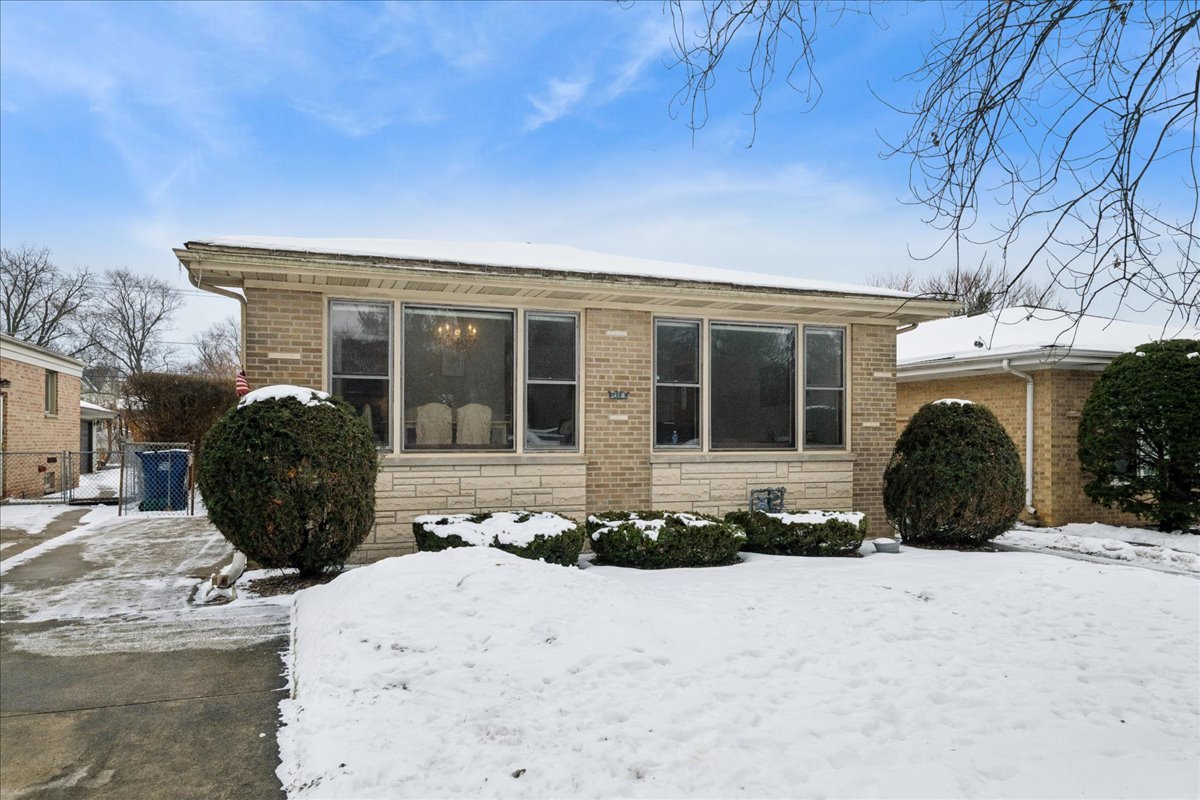 718 Lawler Avenue