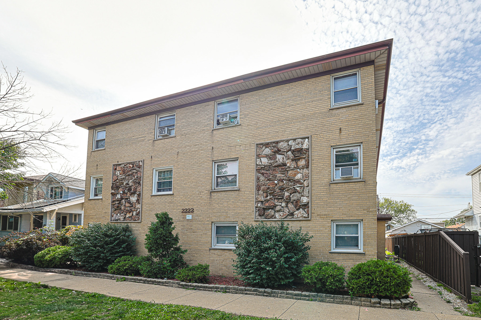 2222 Harlem Avenue