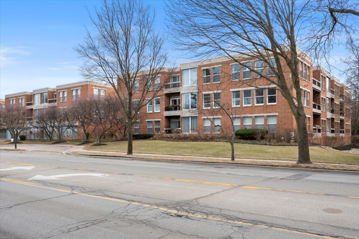 1925 Lake Avenue