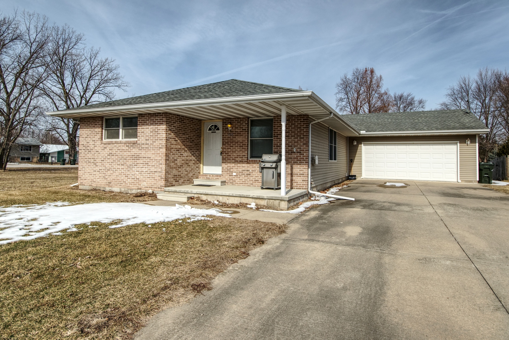 484 3rd Street