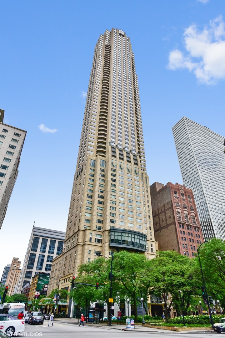 800 Michigan Avenue #PH67