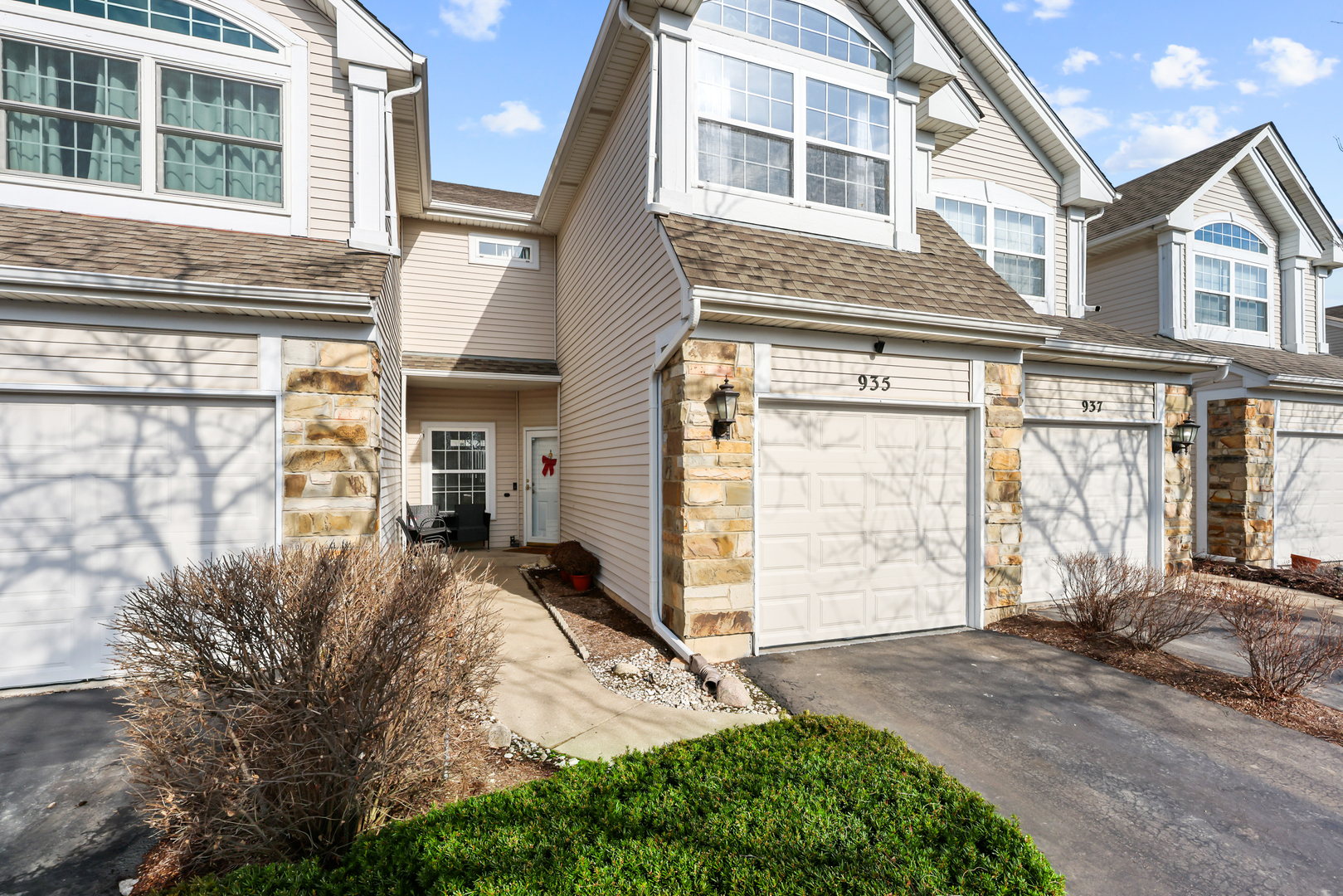 935 Viewpoint Drive
