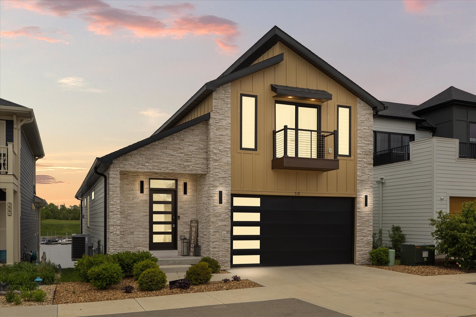 318 Leeward Way