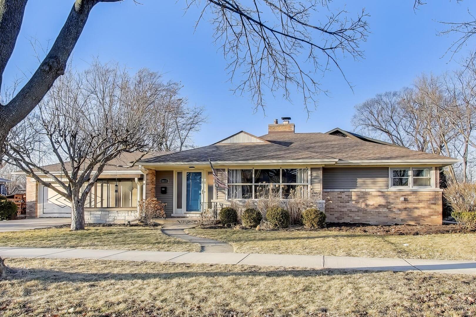 1048 WALNUT Avenue