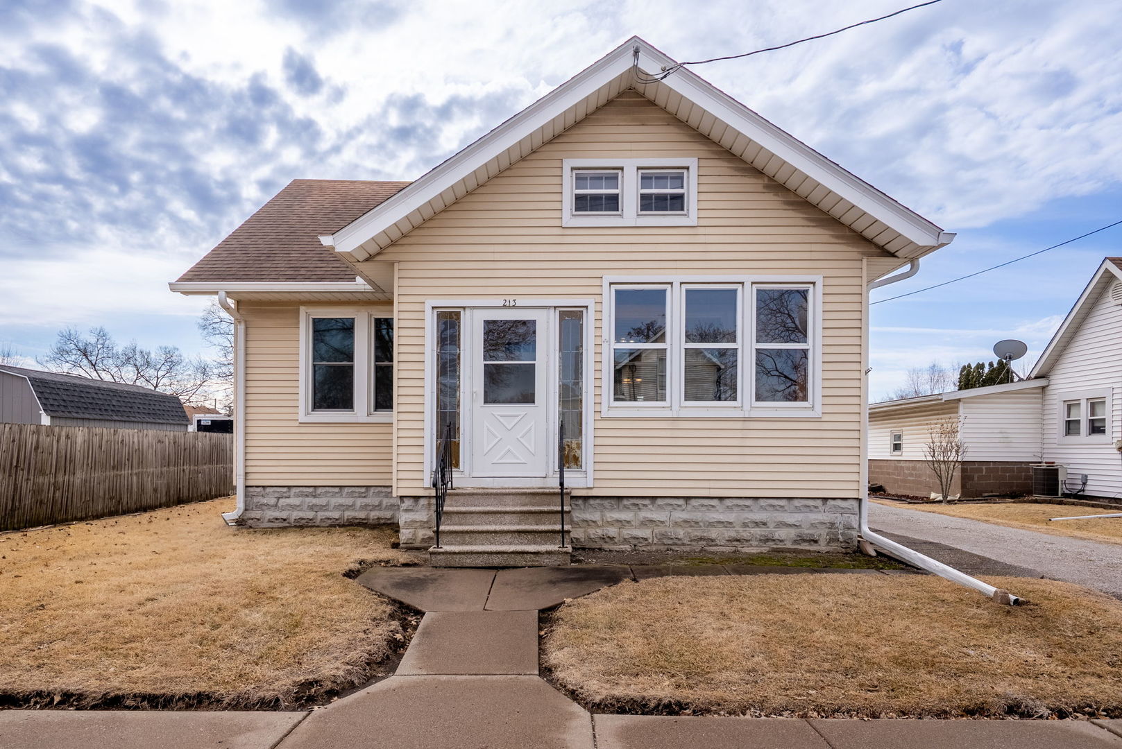 213 E Mayne Street
