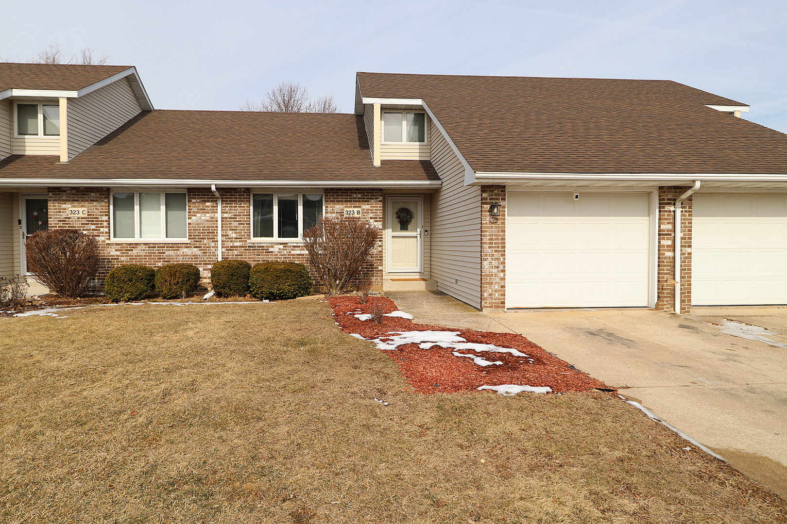 323 Vista Court