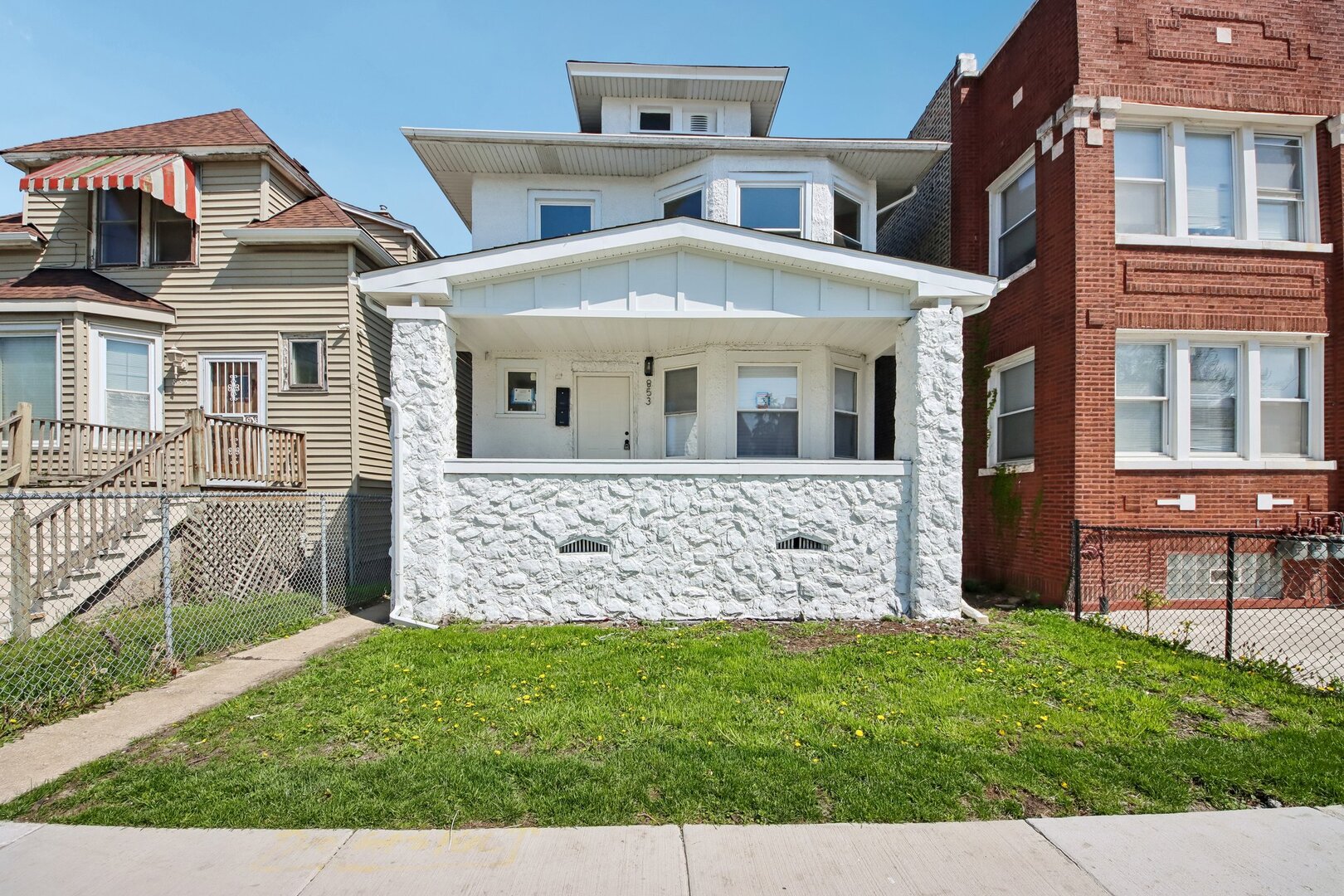 853 Laramie Avenue