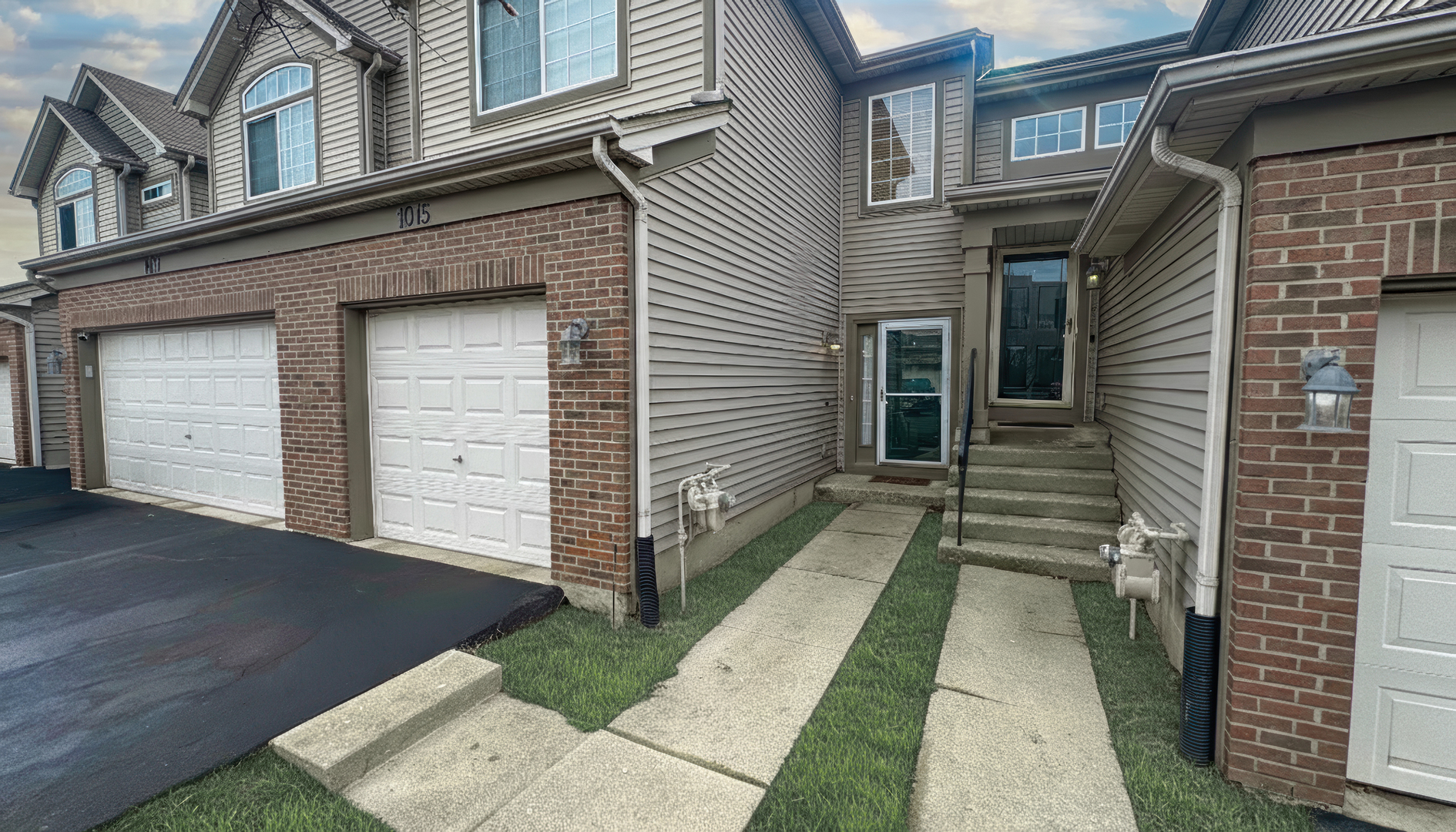 1015 Woodview Court