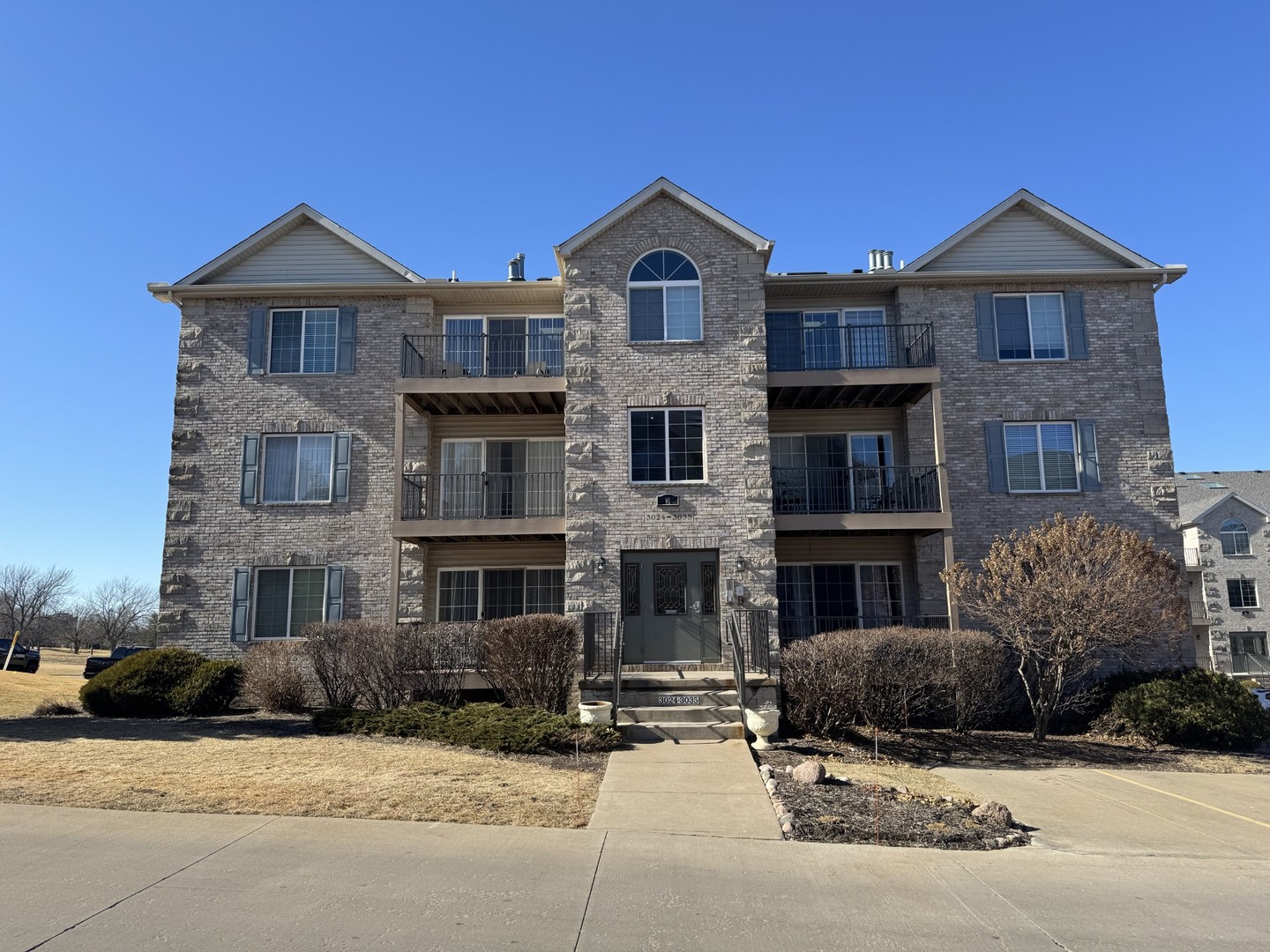 3030 Holiday Court