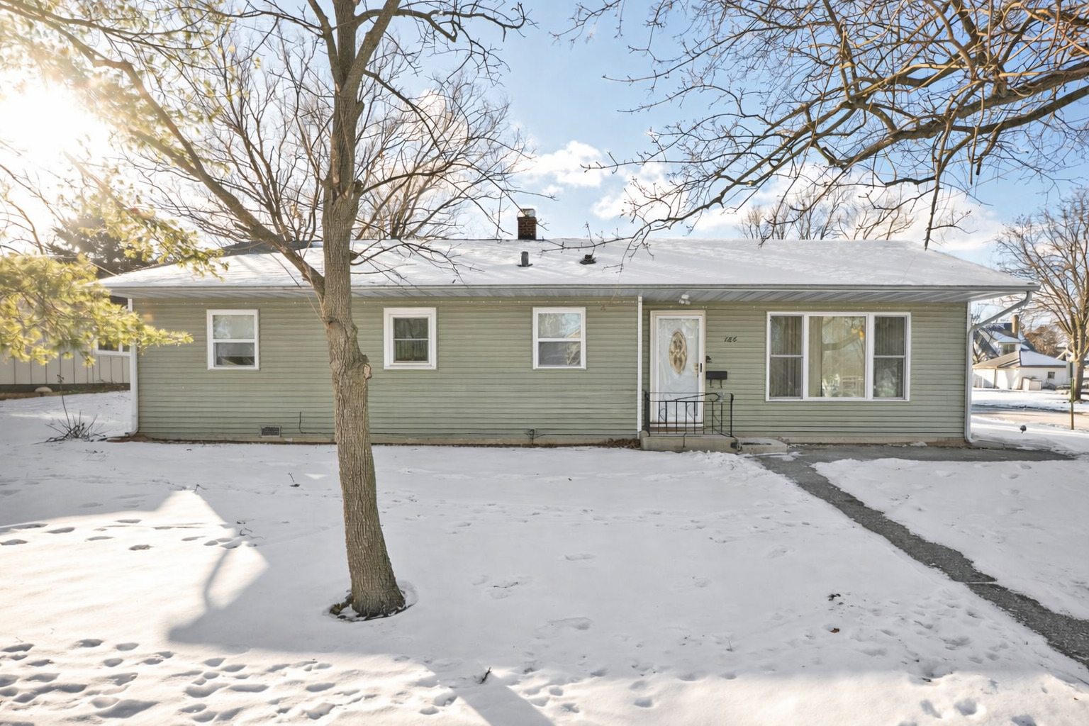 186 Illinois Street