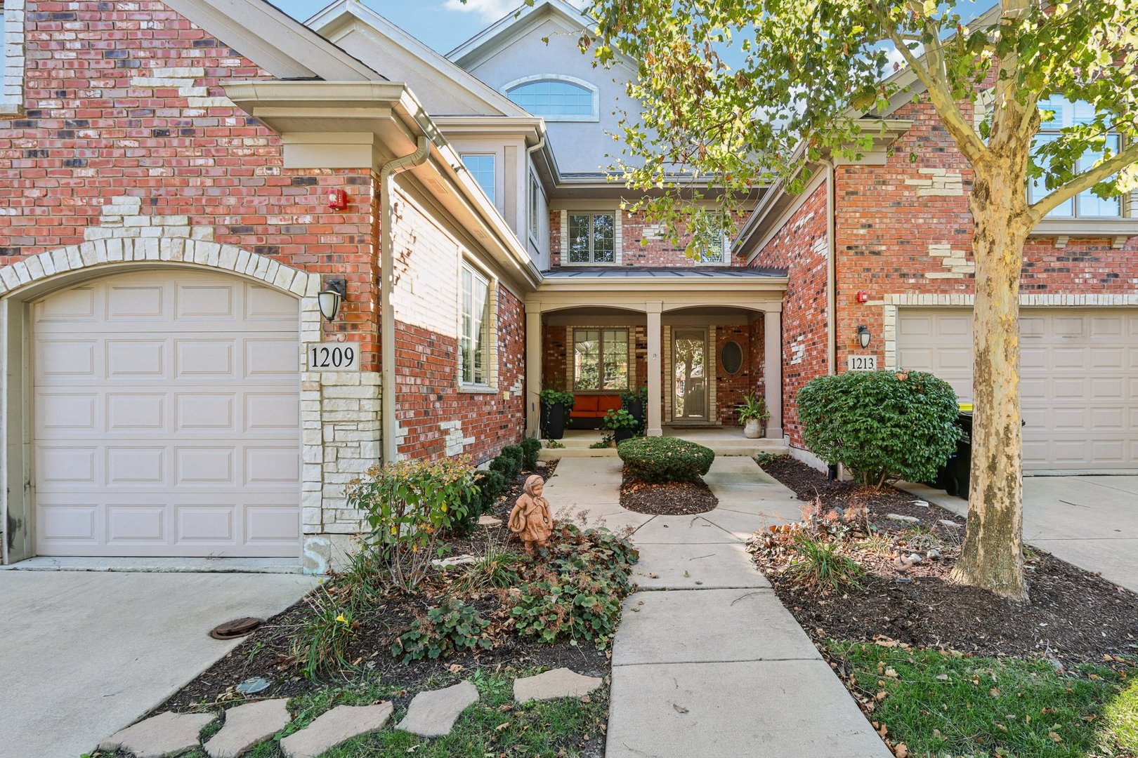 1209 CHARLES Lane