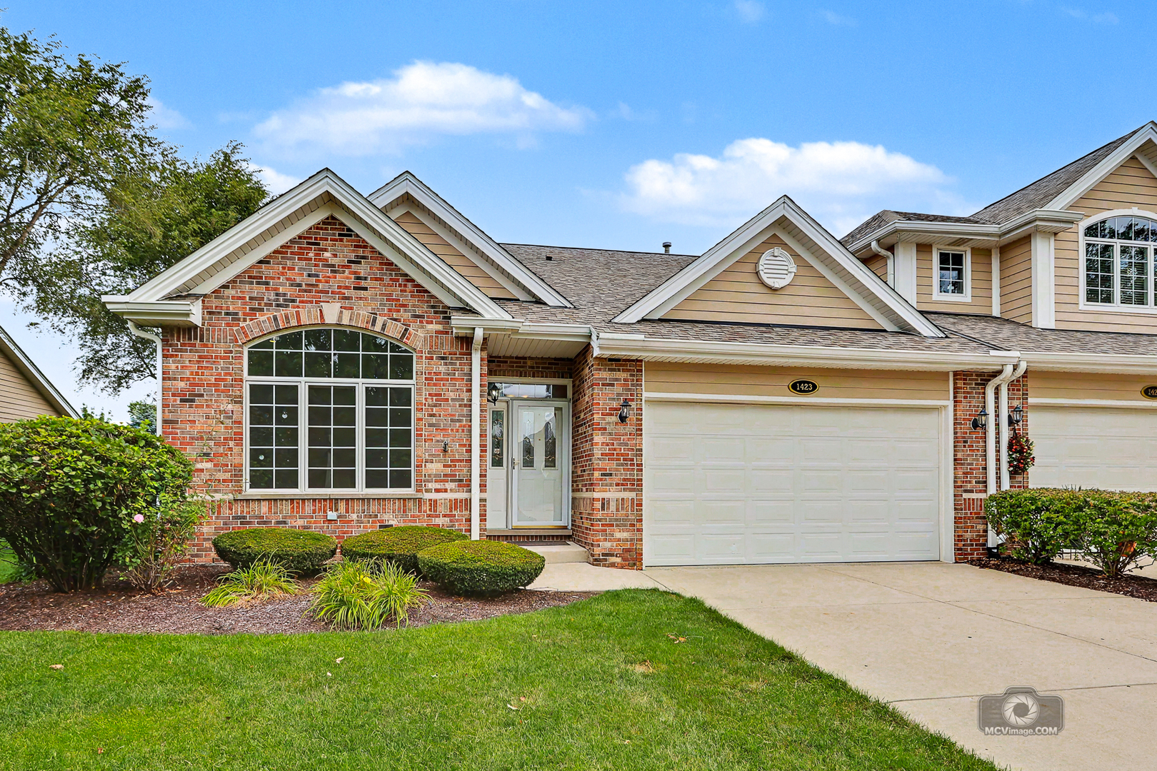 1423 Roscommon Way