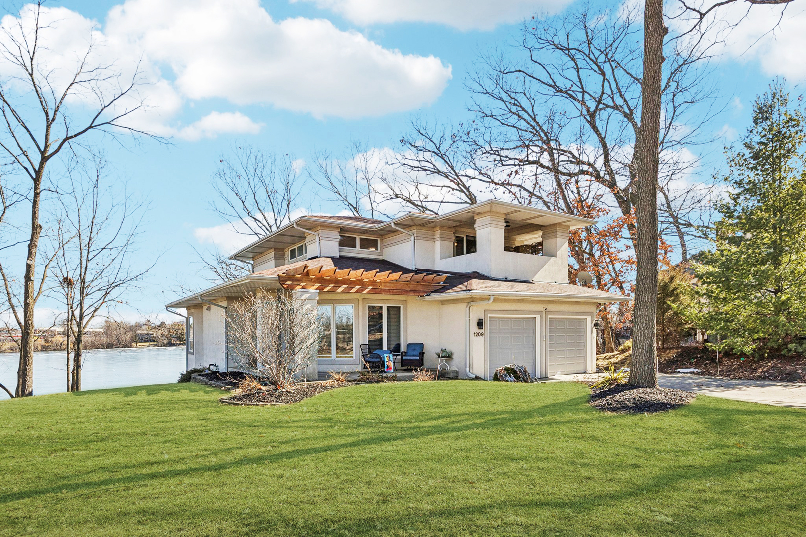 1209 Bayshore Drive