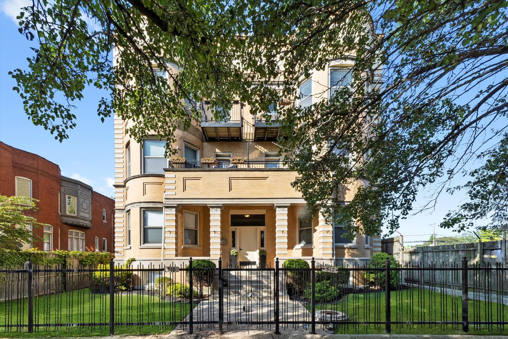 512 Oakwood Boulevard