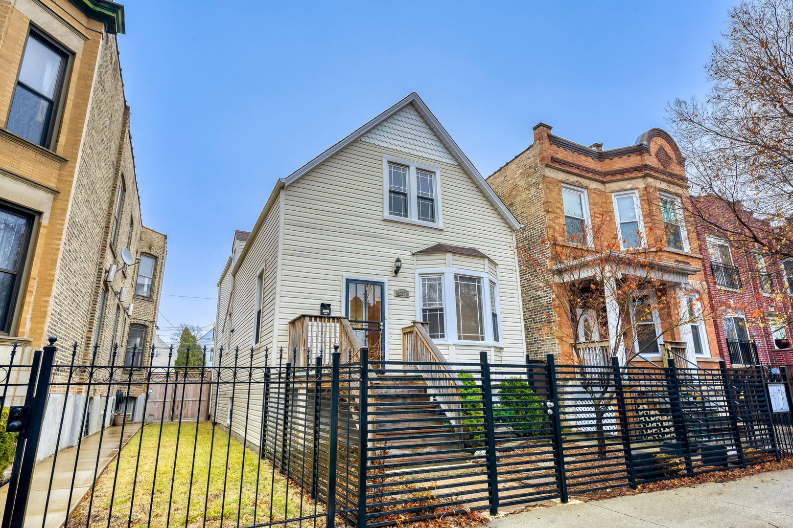 2737 Central Park Avenue