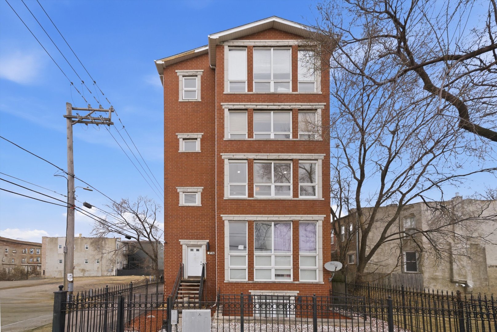 214 37TH Street