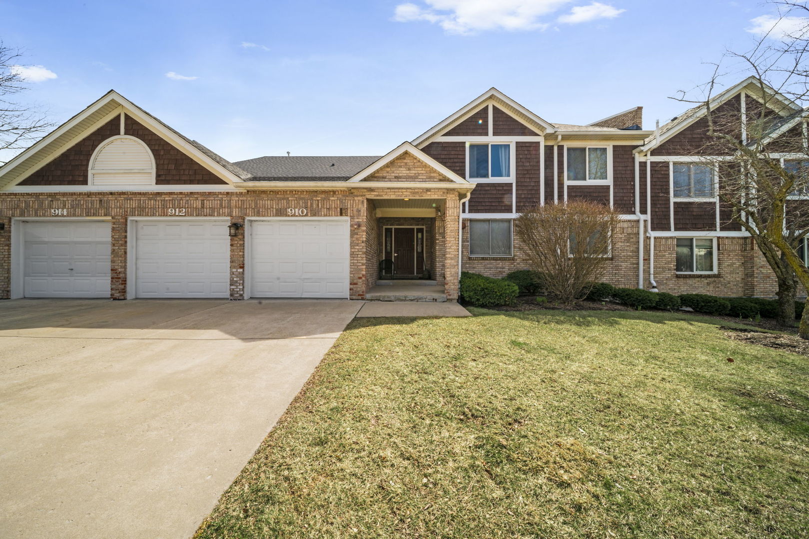 910 Thornwood Drive