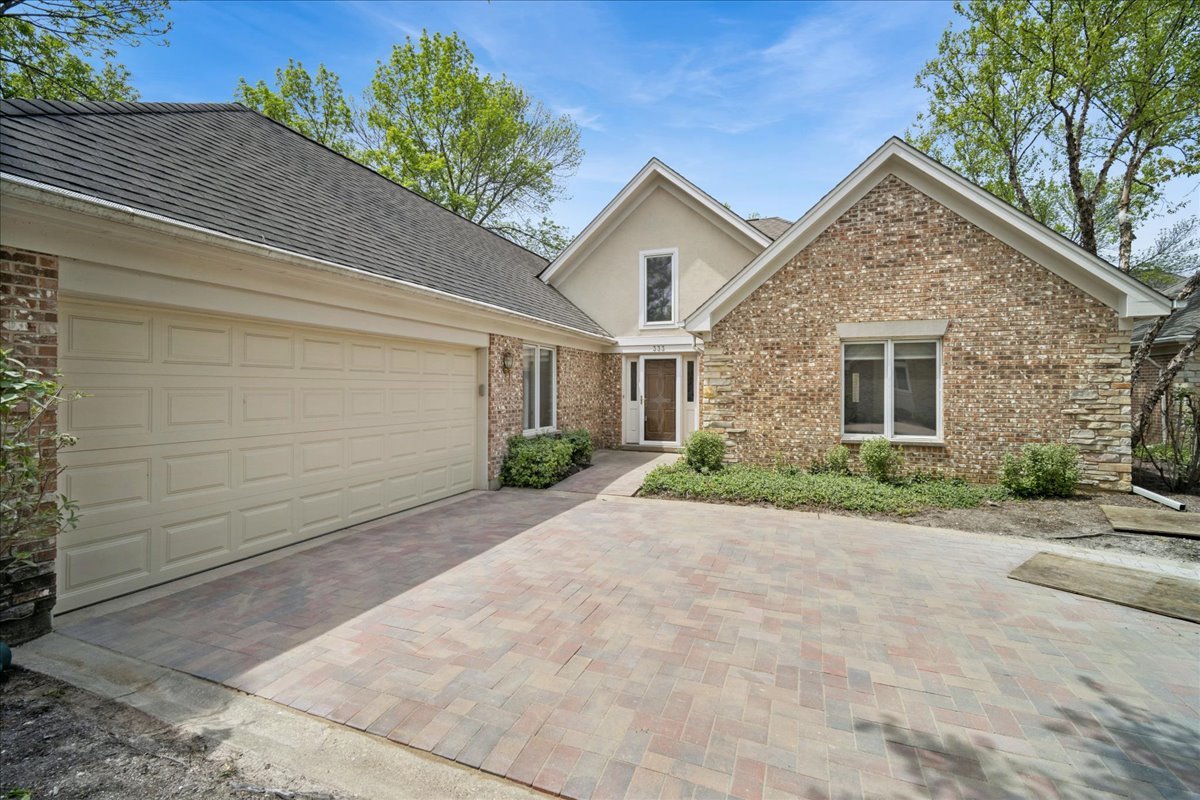 333 Rivershire Court