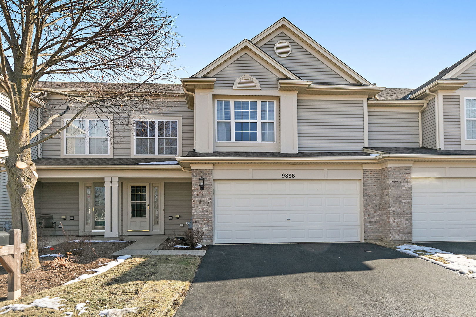 9888 Wakefield Lane